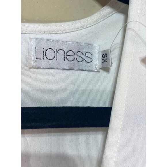 NWT LIONESS LONG SLEEVE WHITE DEEP V ROMPER - Picture 5 of 5